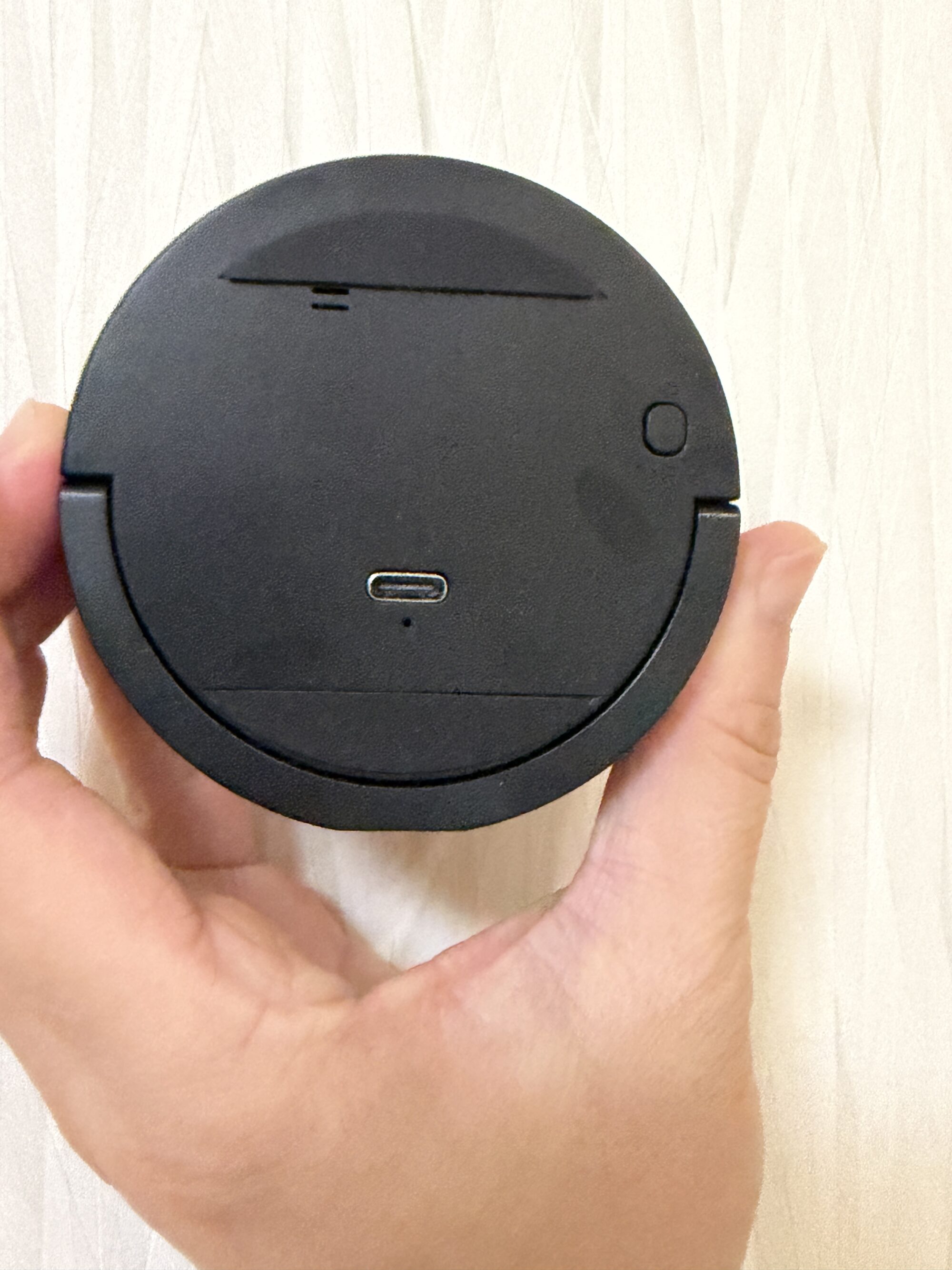 キッチンタイマーの裏面・USB-C充電式